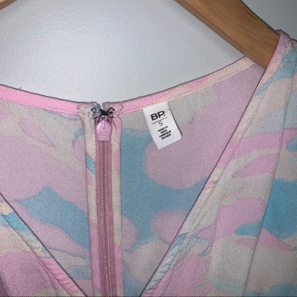 BP. Nordstrom Pastel Short Sleeve Crepe Dress Flowy Pink White Blue Size Small - Picture 7 of 9